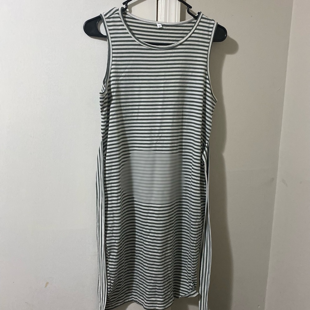 Dress with waist tie
